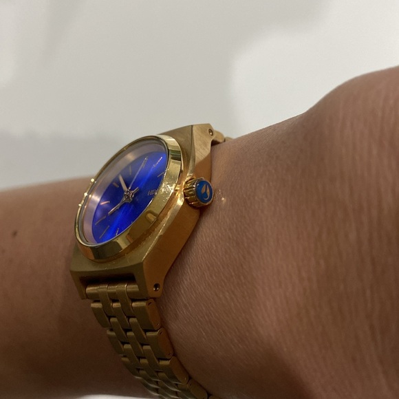 Nixon Womens Watch - Picture 5 of 6